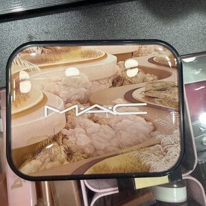 😍😍MAC Unfiltered Nudes eyeshadow palette 🎨